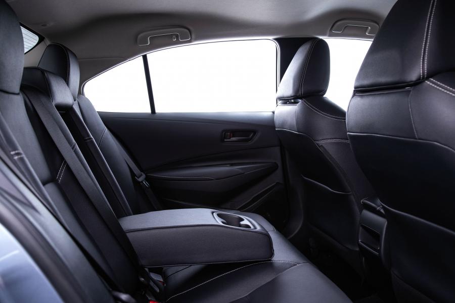 Интерьер Toyota Corolla XEi Sedan 2019 года  (LA) (фото 30 из 33)